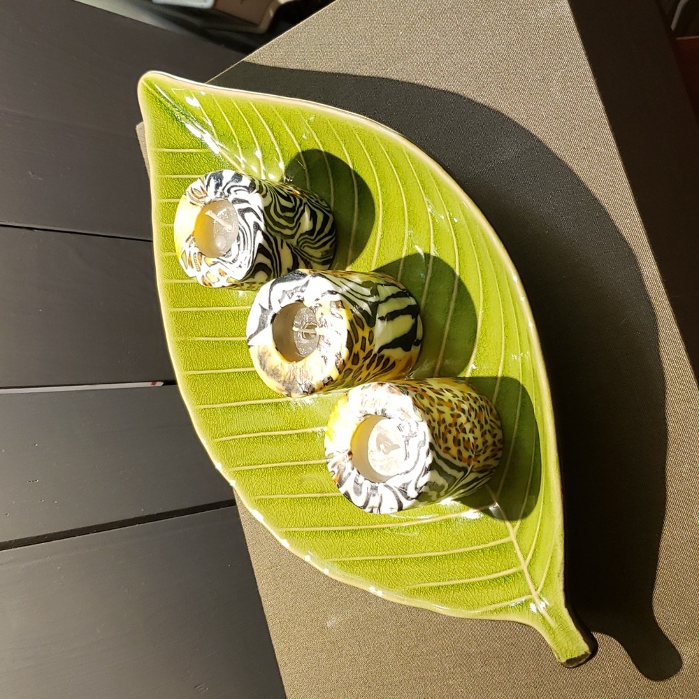 Home Trends Tahitian leaf 13x 6.5 home decor